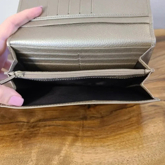 Gucci Continental Bronze Metallic Long Leather Wallet - Picture 12 of 16